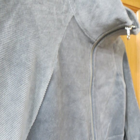NWT Wild Fable Zip Grey Sweatshirt Size Medium - TARGET Brand - Picture 5 of 10